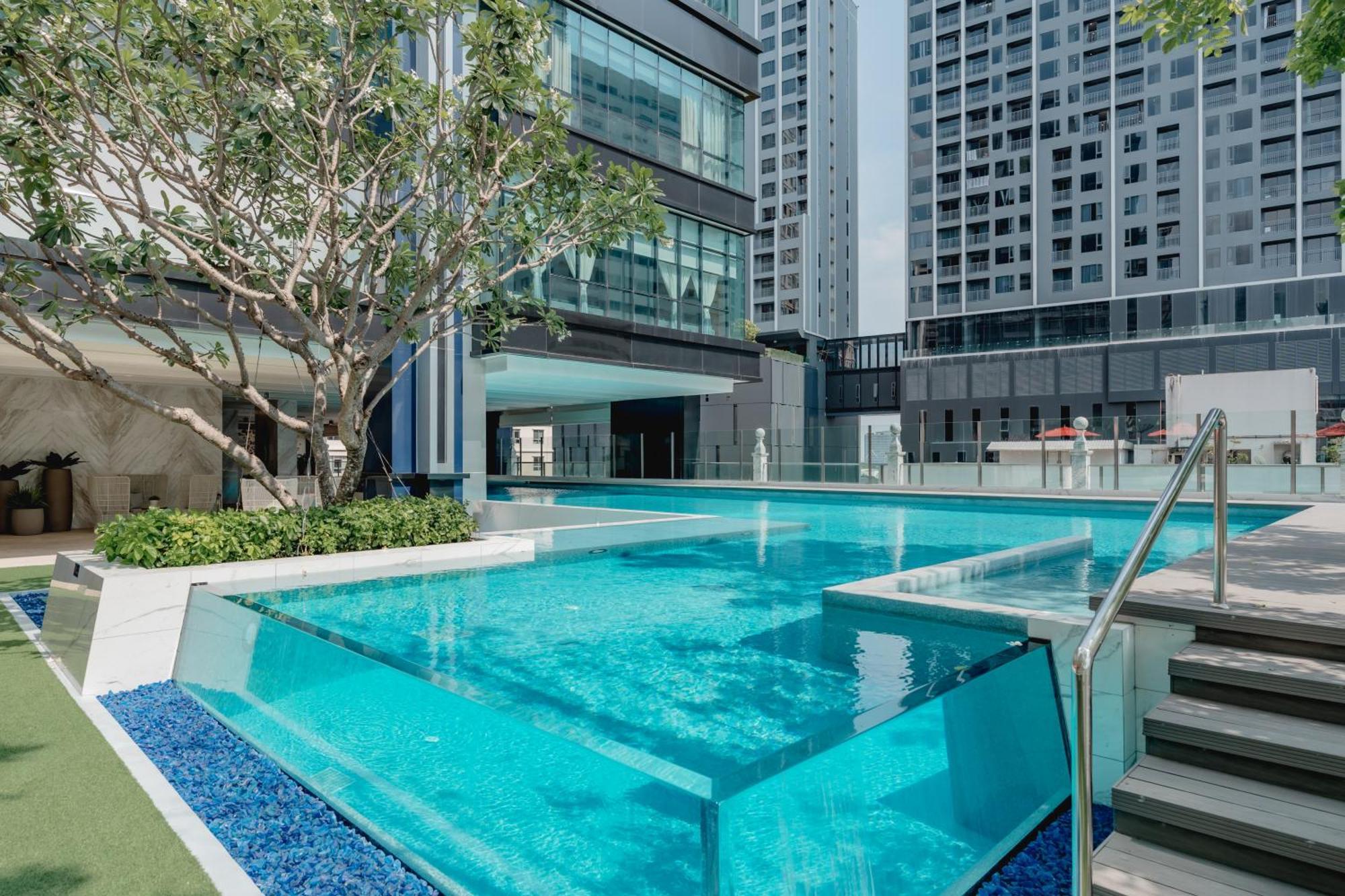 Silq Hotel & Residence, Managed By The Ascott Limited Bangkok Exterior foto The pool at the hotel