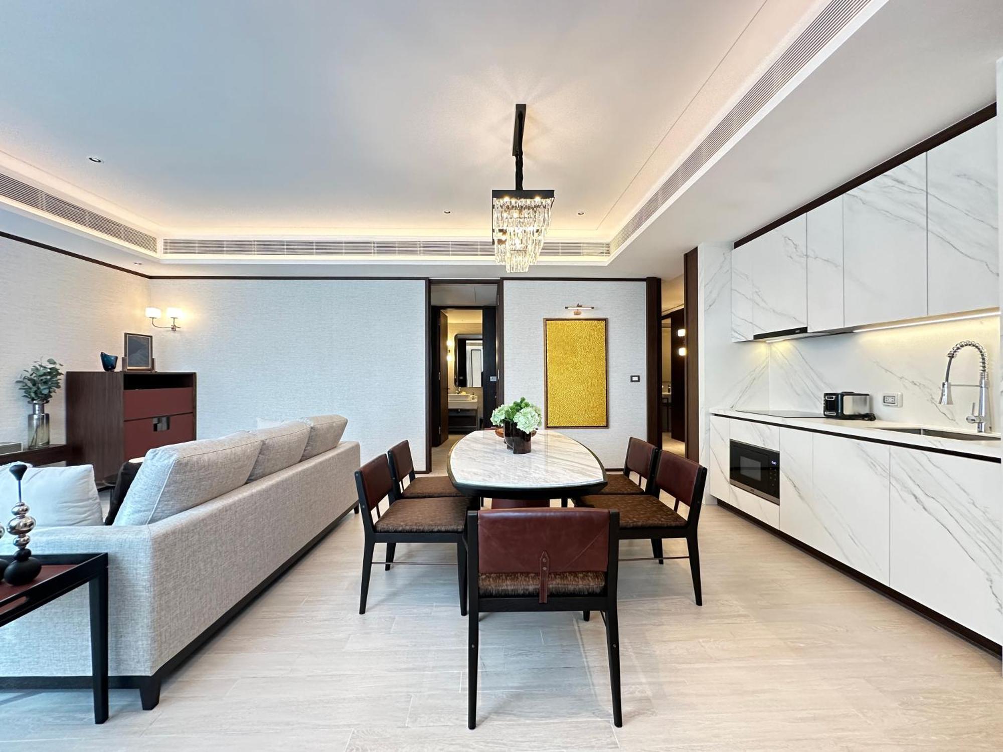 Silq Hotel & Residence, Managed By The Ascott Limited Bangkok Zimmer foto A typical apartment at The Ritz-Carlton, DIFC